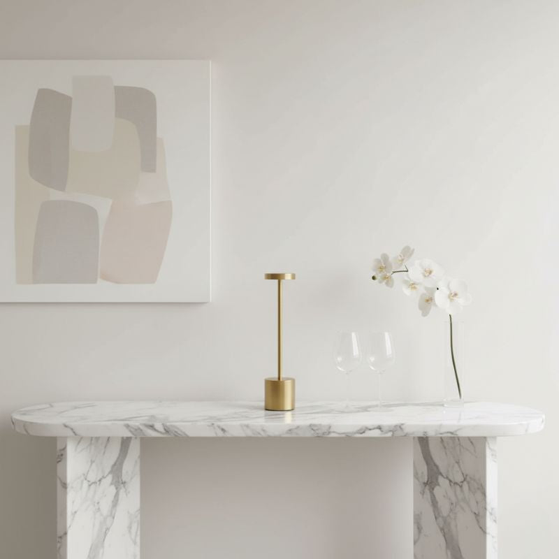 Luminária de Mesa em Led Recarregável Dourada Modelo Orbi