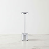 Luminária de Mesa em Led Recarregável Prata Modelo Orbi