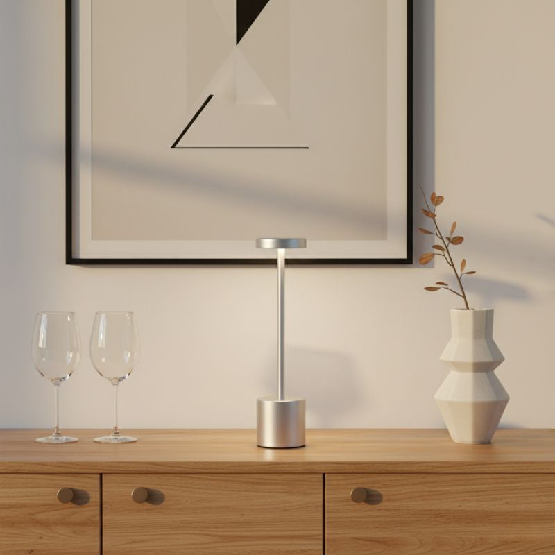 Luminária de Mesa em Led Recarregável Prata Modelo Orbi